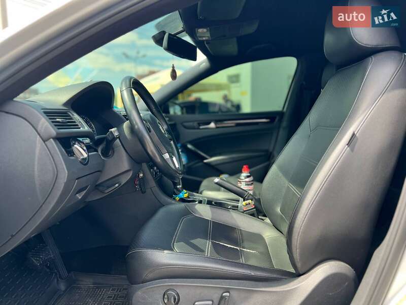 Седан Volkswagen Passat 2013 в Николаеве
