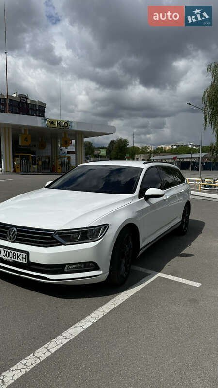 Универсал Volkswagen Passat 2016 в Киеве
