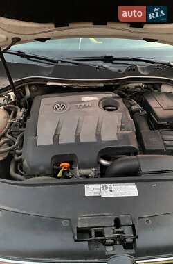 Седан Volkswagen Passat 2011 в 
