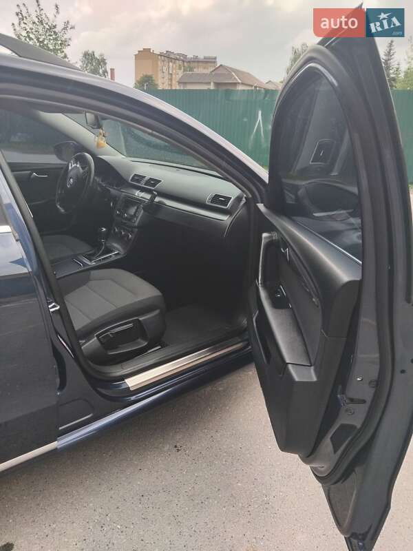 Универсал Volkswagen Passat 2013 в Ивано-Франковске