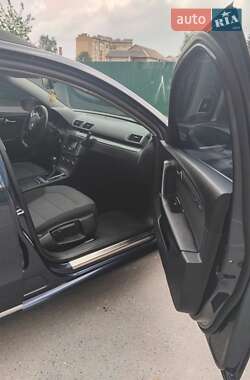 Універсал Volkswagen Passat 2013 в 