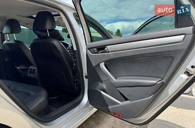 Седан Volkswagen Passat 2013 в 