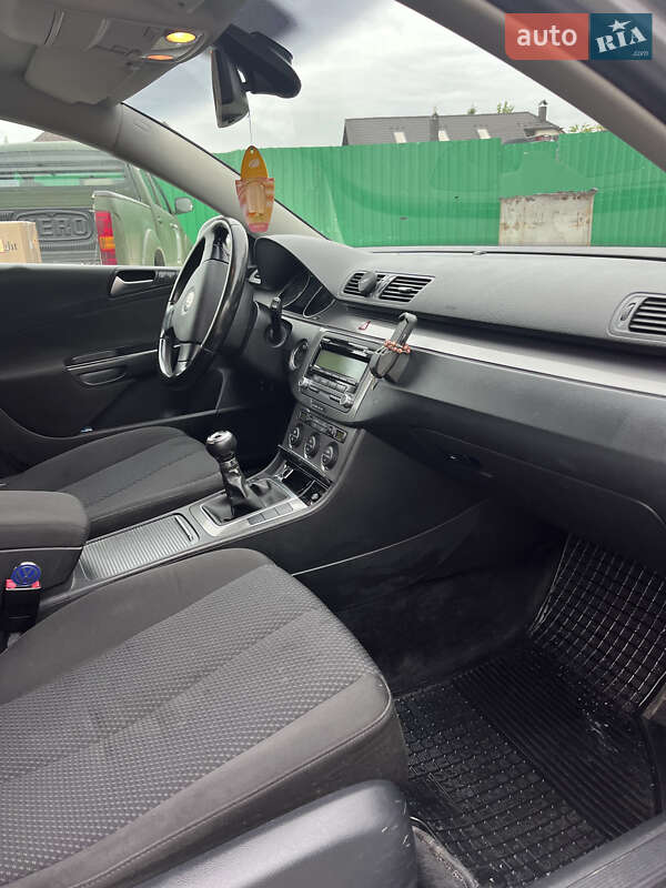 Универсал Volkswagen Passat 2009 в Перегинском