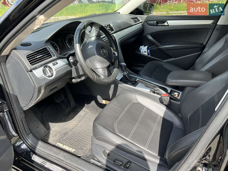Седан Volkswagen Passat 2013 в Чернигове