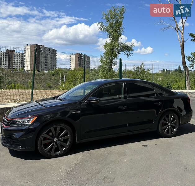 Седан Volkswagen Passat 2018 в Киеве