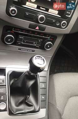 Седан Volkswagen Passat 2011 в 