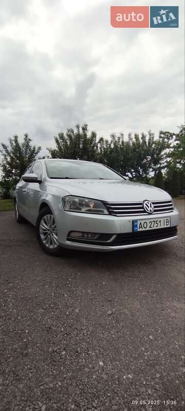 Седан Volkswagen Passat 2011 в 