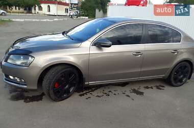 Седан Volkswagen Passat 2011 в Києві