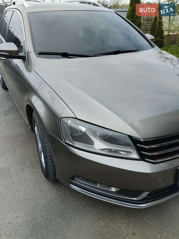 Универсал Volkswagen Passat 2011 в Сарнах