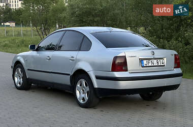 Седан Volkswagen Passat 1999 в 