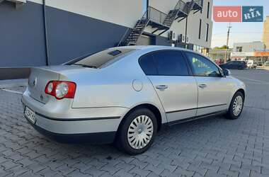 Седан Volkswagen Passat 2005 в 
