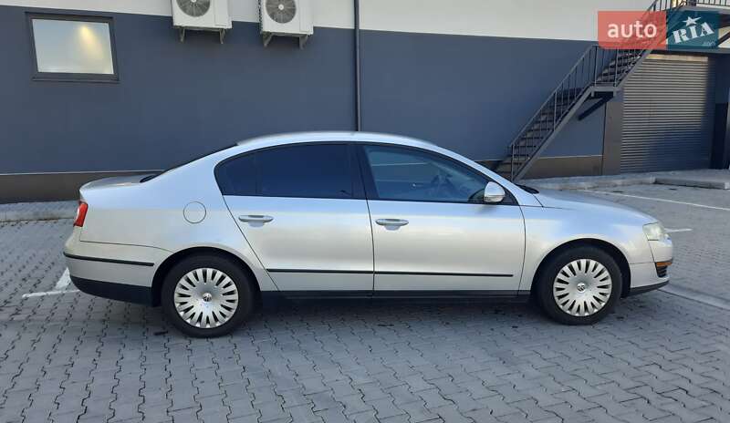Седан Volkswagen Passat 2005 в Хмельницком
