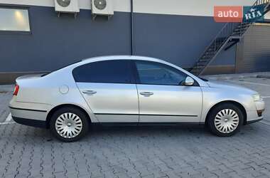 Седан Volkswagen Passat 2005 в 