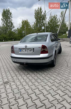Седан Volkswagen Passat 2001 в 