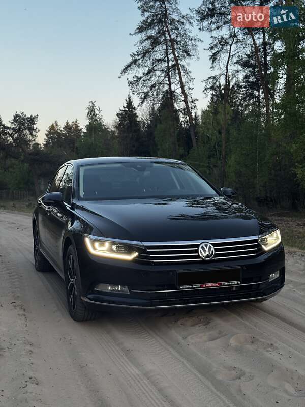 Седан Volkswagen Passat 2018 в Киеве