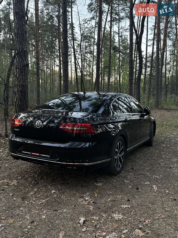 Седан Volkswagen Passat 2018 в Киеве