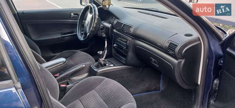 Седан Volkswagen Passat 1999 в Черкассах