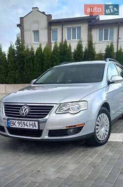 Універсал Volkswagen Passat 2007 в Рівному