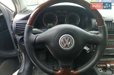 Седан Volkswagen Passat 2003 в 