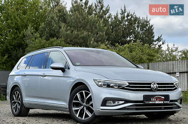 Універсал Volkswagen Passat 2022 в 