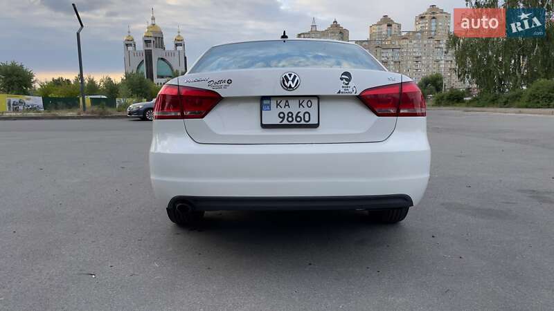 Седан Volkswagen Passat 2011 в Киеве