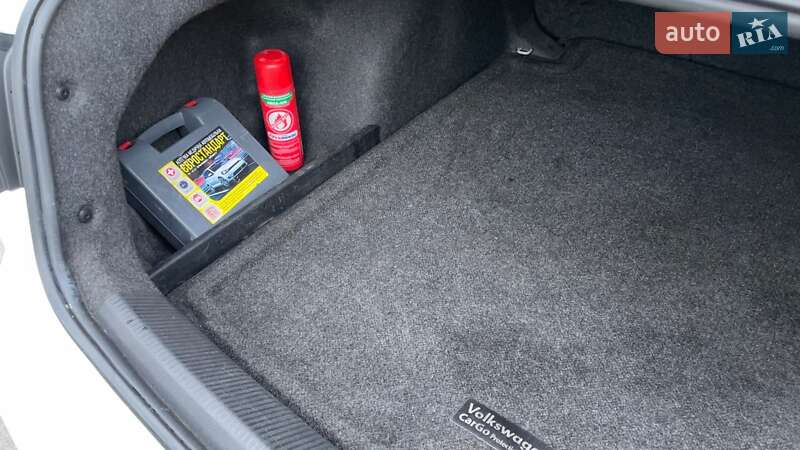 Седан Volkswagen Passat 2011 в Киеве