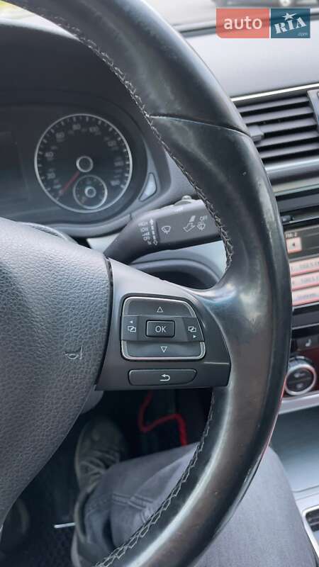 Седан Volkswagen Passat 2011 в Киеве
