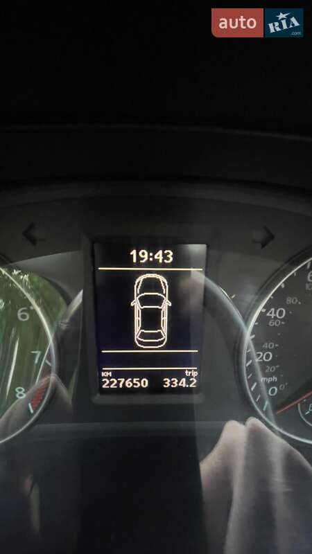 Седан Volkswagen Passat 2011 в Киеве