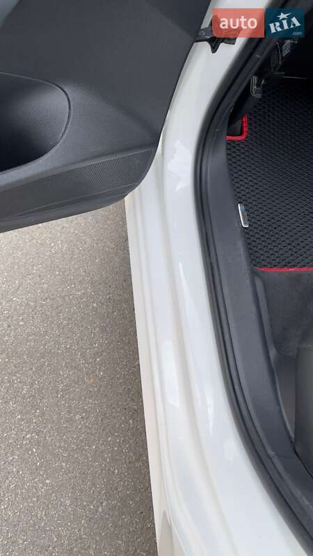 Седан Volkswagen Passat 2011 в Киеве