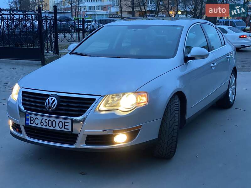 Седан Volkswagen Passat 2010 в Львове