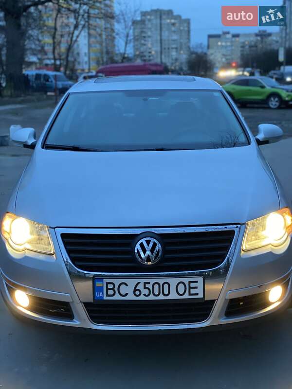 Седан Volkswagen Passat 2010 в Львове