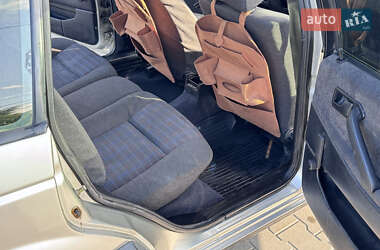 Универсал Volkswagen Passat 1989 в 