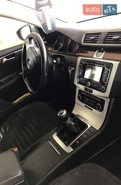 Универсал Volkswagen Passat 2011 в 