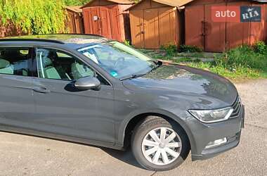 Универсал Volkswagen Passat 2014 в Киеве