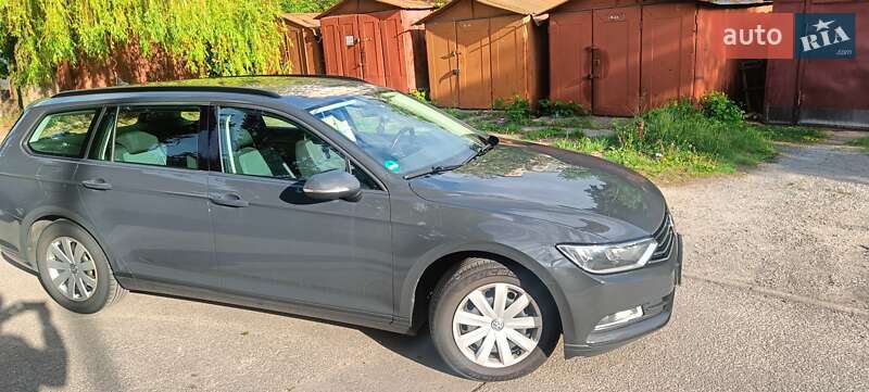 Універсал Volkswagen Passat 2014 в Києві