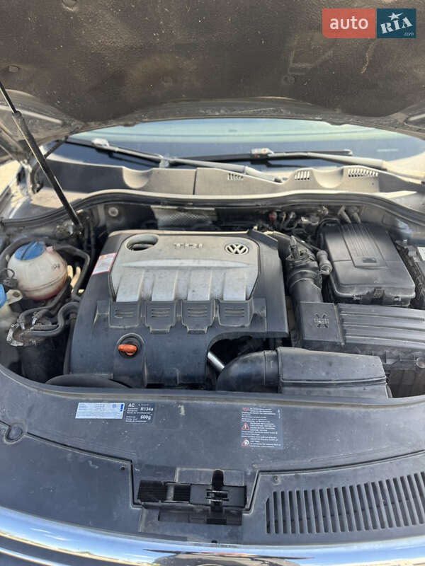 Універсал Volkswagen Passat 2006 в Млиніві