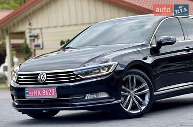 Седан Volkswagen Passat 2015 в 