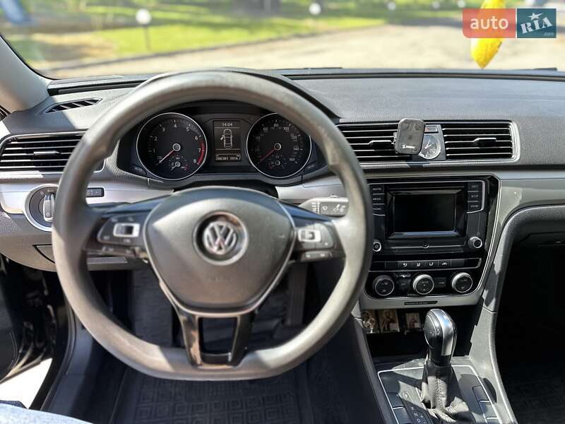 Седан Volkswagen Passat 2016 в Києві