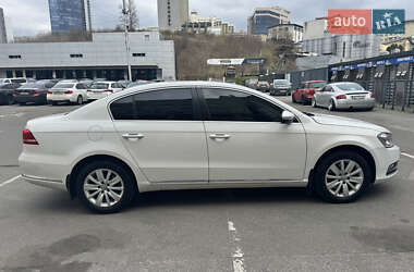 Седан Volkswagen Passat 2012 в 