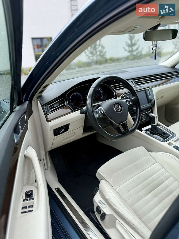 Універсал Volkswagen Passat 2015 в Луцьку
