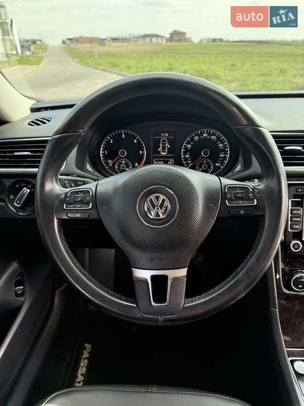 Седан Volkswagen Passat 2014 в Рівному