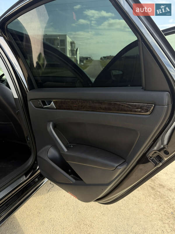 Седан Volkswagen Passat 2014 в Рівному