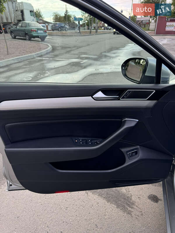 Универсал Volkswagen Passat 2015 в Немирове фото 26 Универсал Volkswagen Passat 2015 в Немирове