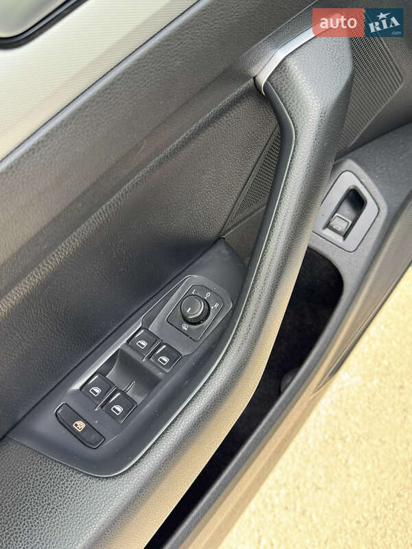 Универсал Volkswagen Passat 2015 в Немирове фото 33 Универсал Volkswagen Passat 2015 в Немирове