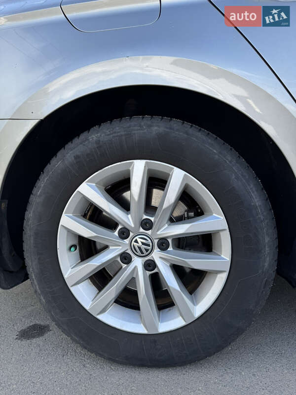 Универсал Volkswagen Passat 2015 в Немирове фото 37 Универсал Volkswagen Passat 2015 в Немирове