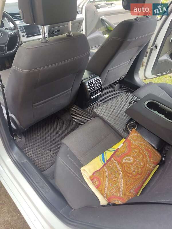 Универсал Volkswagen Passat 2015 в Киеве