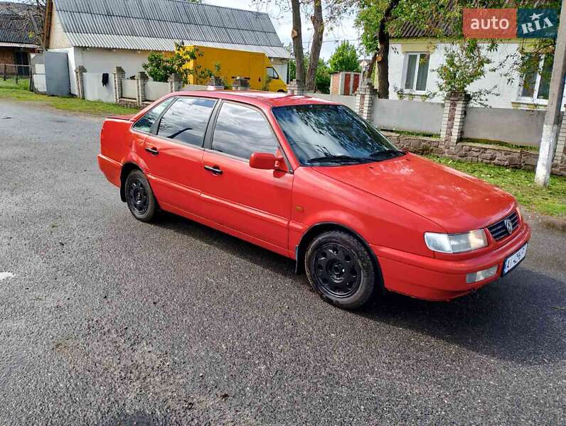 Седан Volkswagen Passat 1994 в 