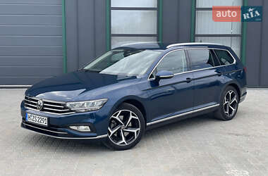 Універсал Volkswagen Passat 2021 в 