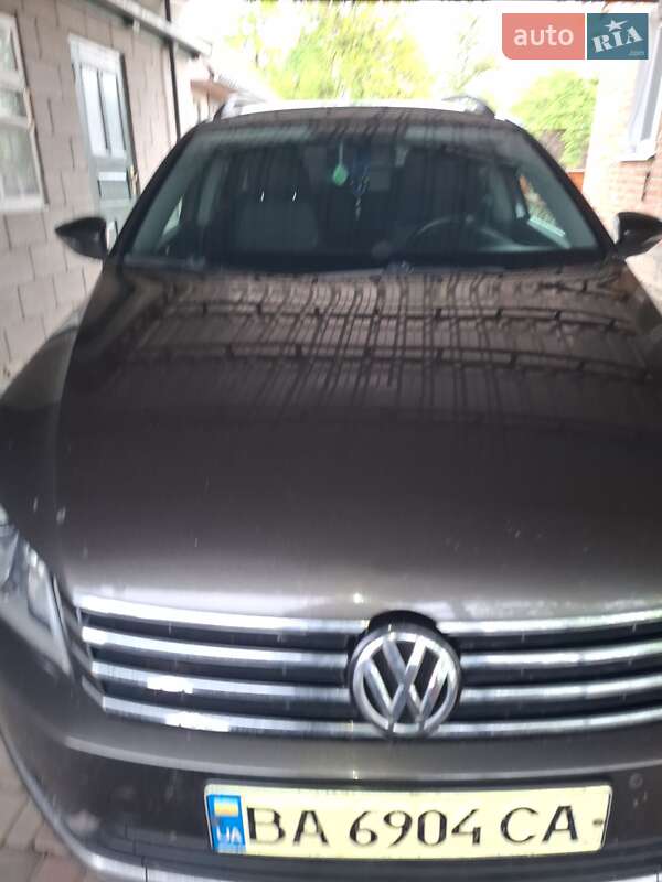 Універсал Volkswagen Passat 2012 в Кропивницькому