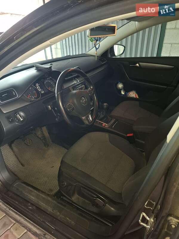 Універсал Volkswagen Passat 2012 в Кропивницькому